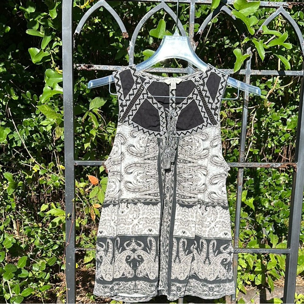 🪶 Lucky Brand Black White Boho Embroidered Paisley Tank Top•Size Small 🪶